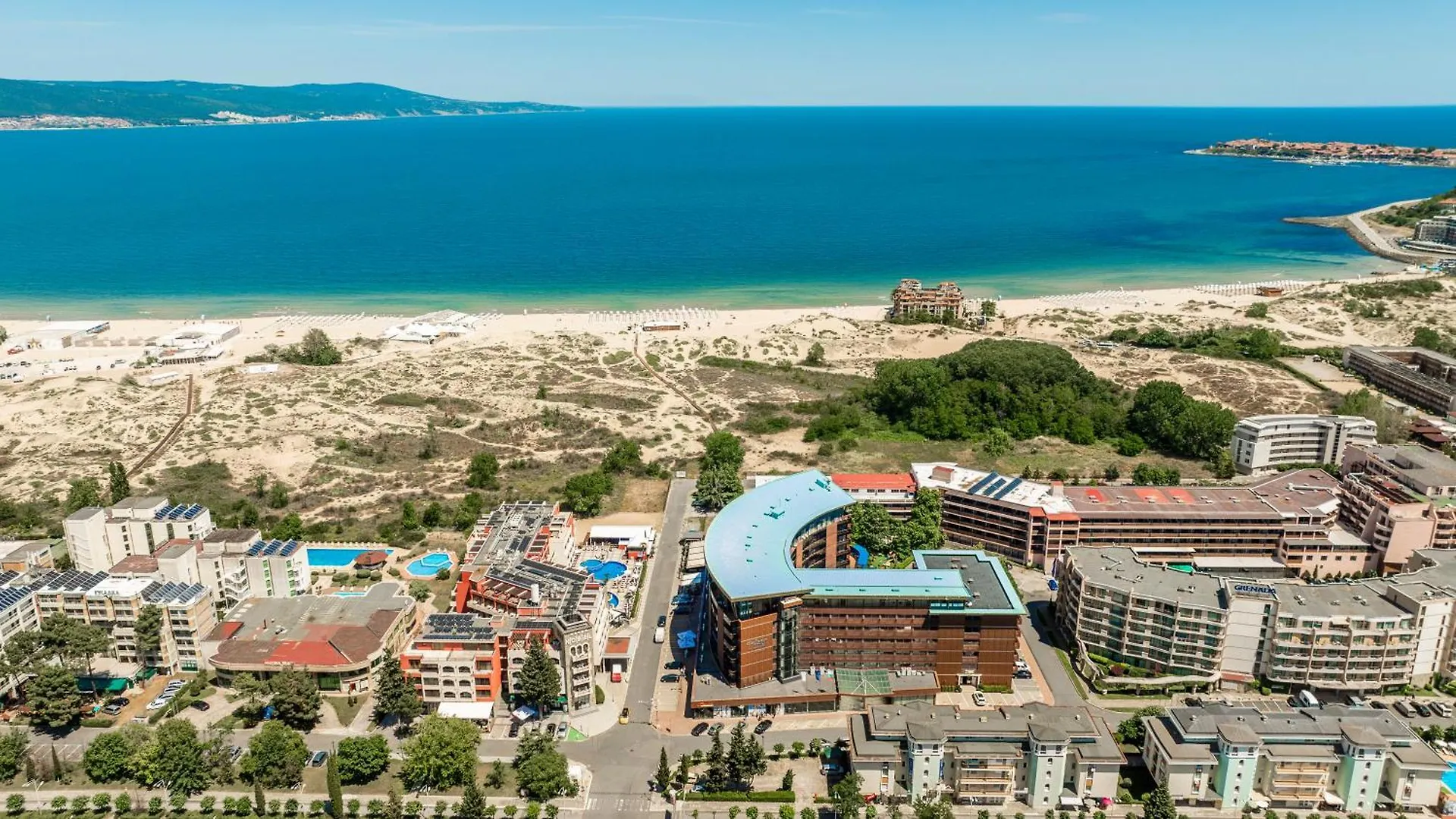 סאני ביץ' Galeon Residence & Spa מלון