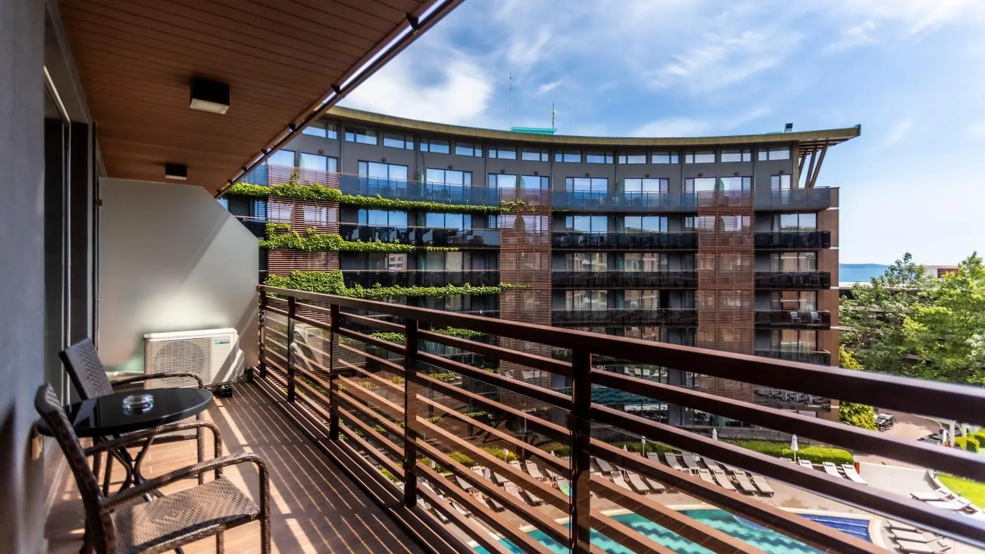 סאני ביץ' Galeon Residence & Spa מלון סאני ביץ'