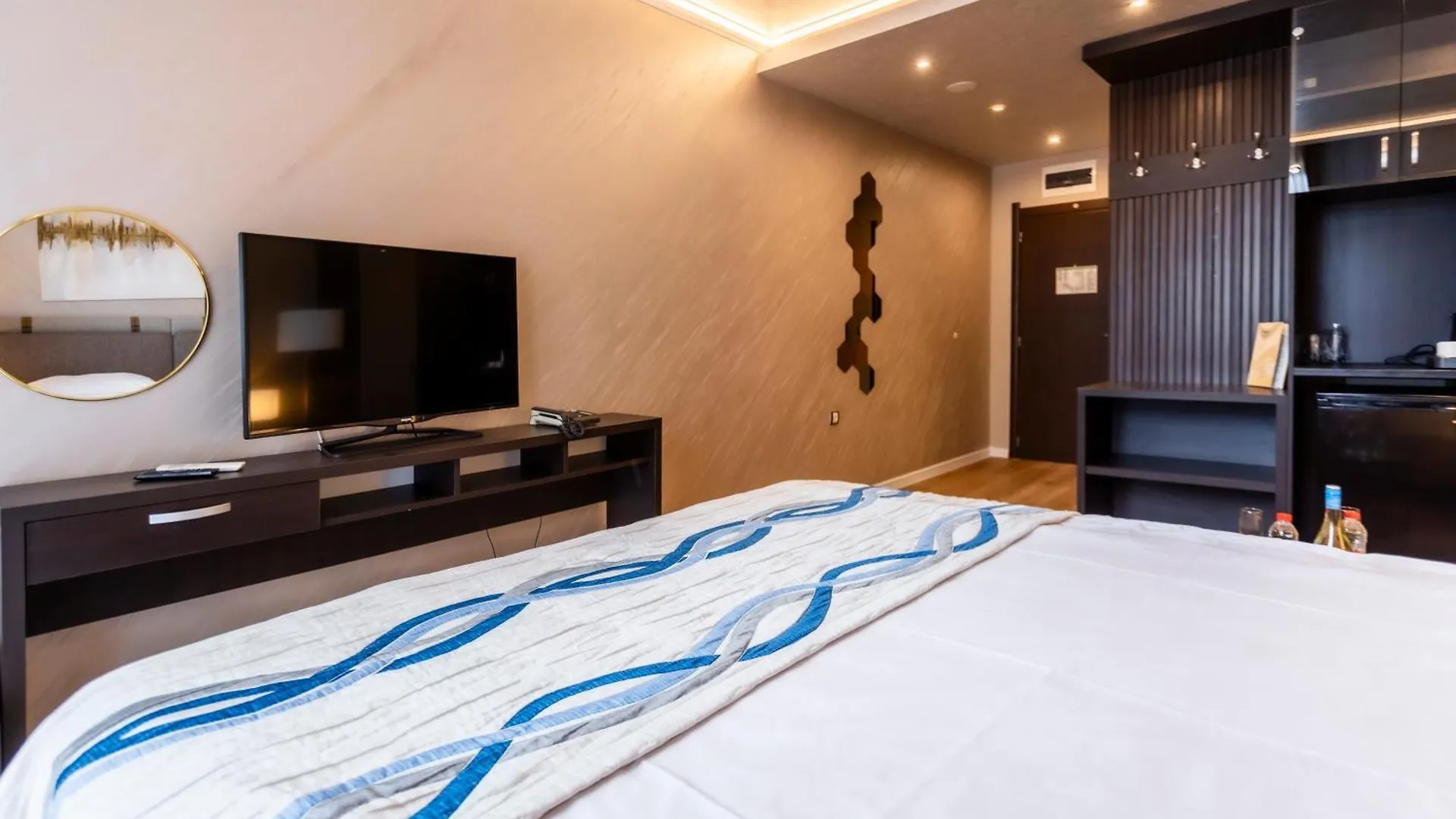 סאני ביץ' Galeon Residence & Spa
